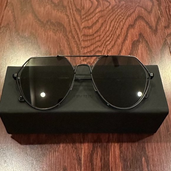 NWOT - VERA WANG LING IN BLACK main image 2